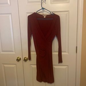 Maroon banana republic sheath v-neck dress never worn size XS